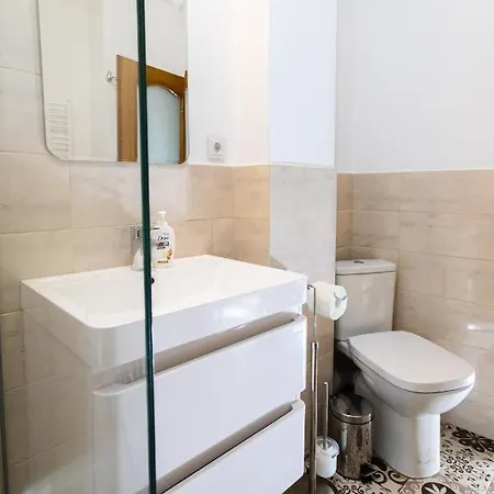 Apartment Central Apt. Near Afi Mall, 5 Mins To The Old Town By Car