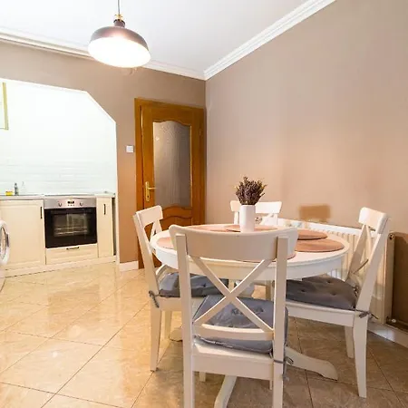 Central Apt. Near Afi Mall, 5 Mins To The Old Town By Car *