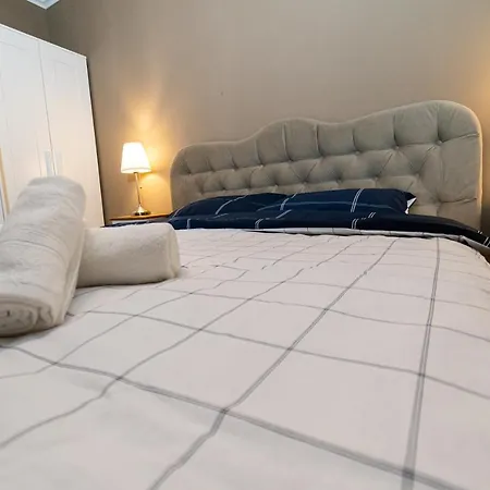 Central Apt. Near Afi Mall, 5 Mins To The Old Town By Car